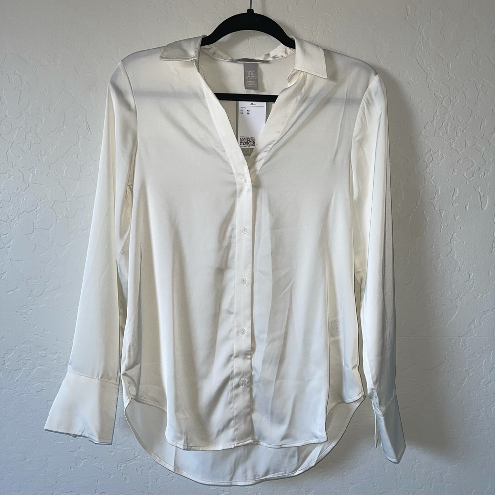 NWT V-neck blouse
